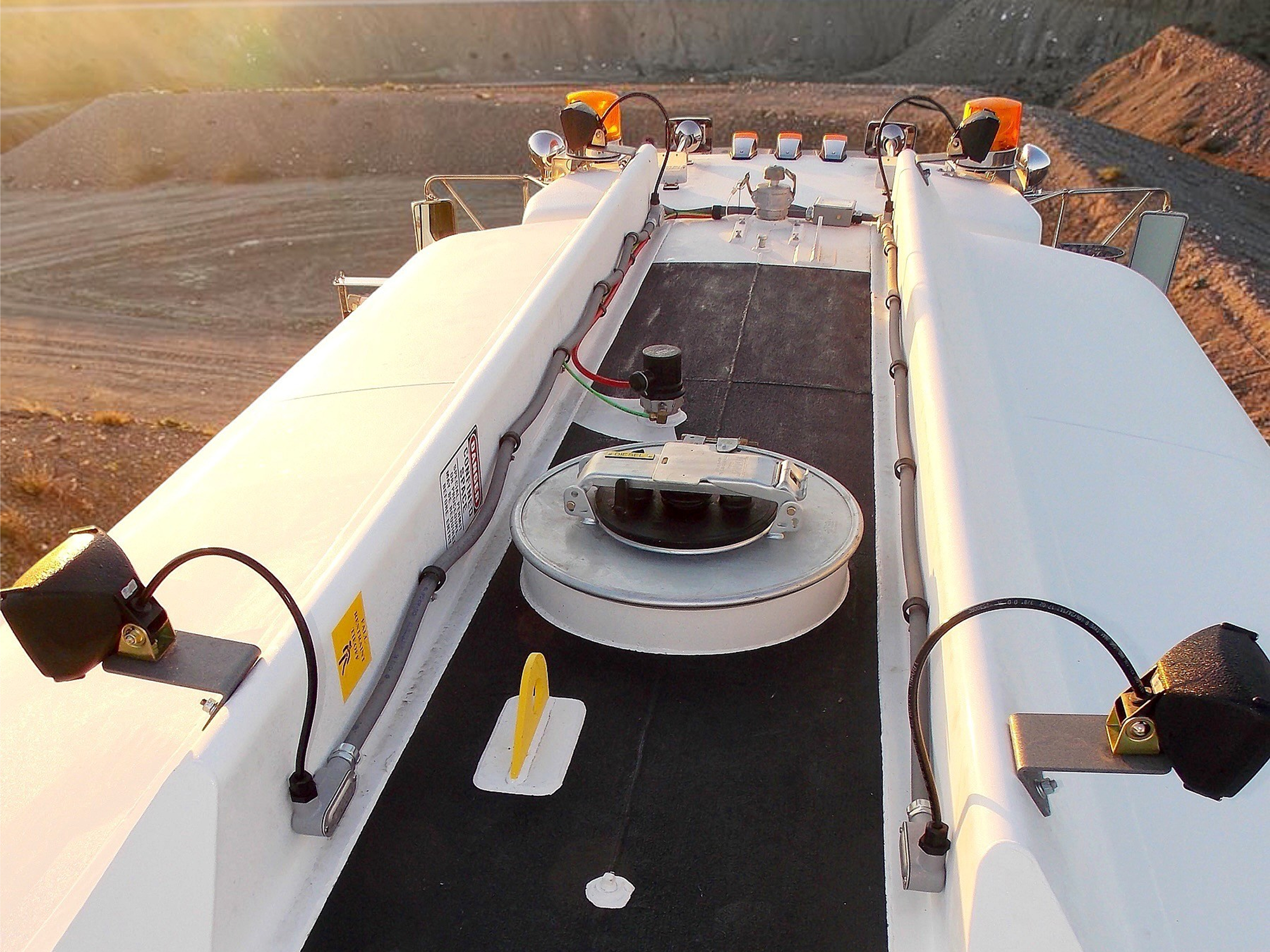 mine site luber truck_fill dome2
