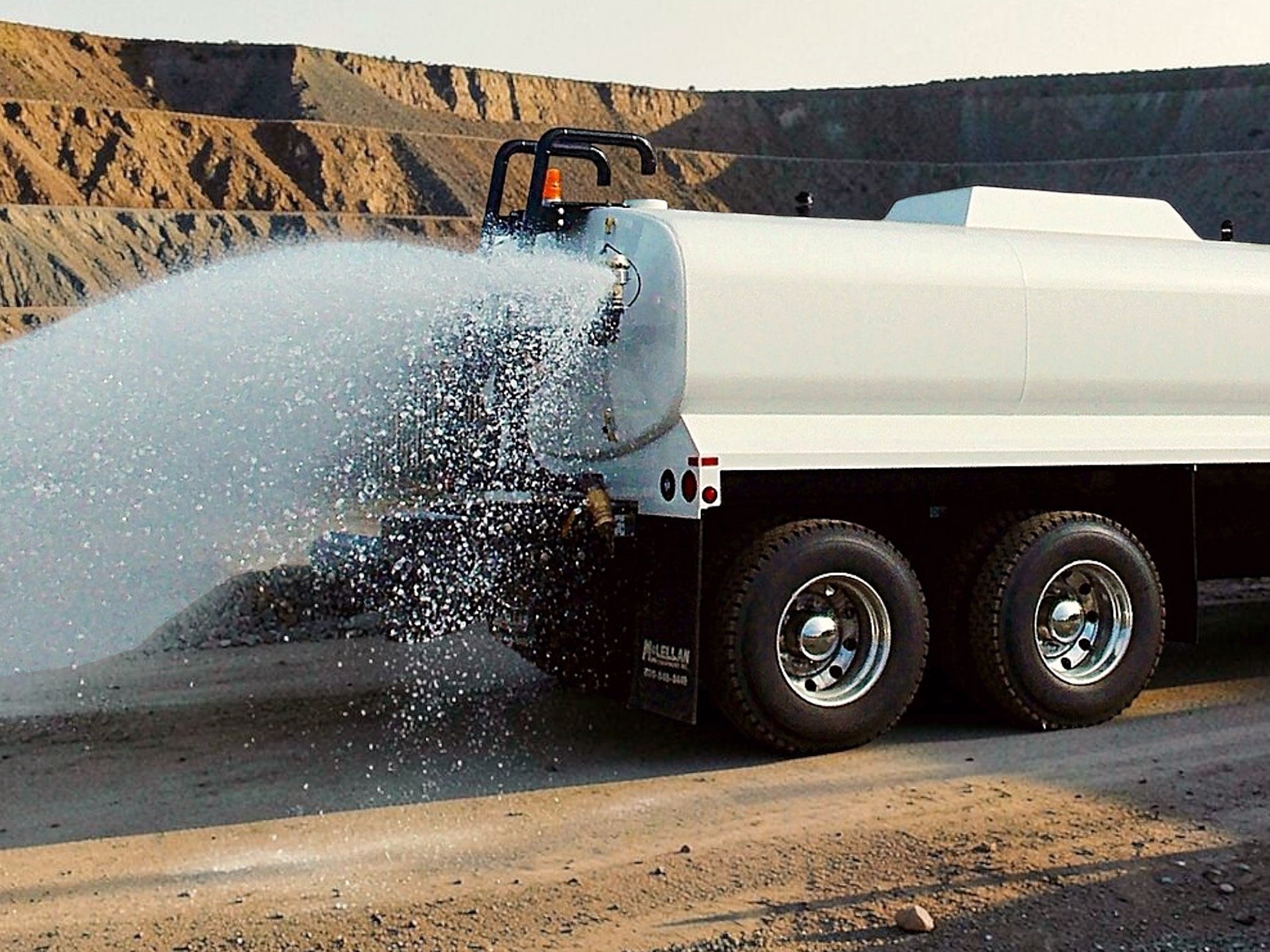 mine site water truck_spray